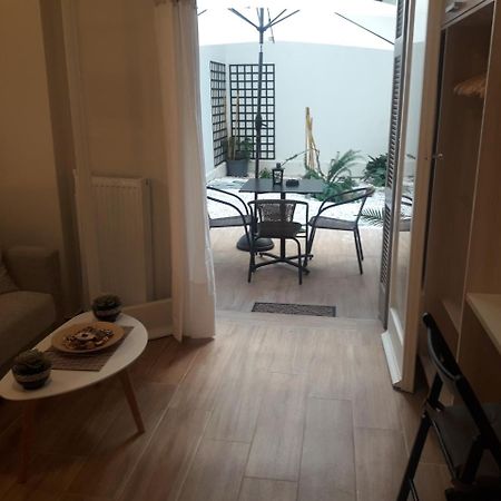 Studio Posh With Garden In Kolonaki Atenas Exterior foto